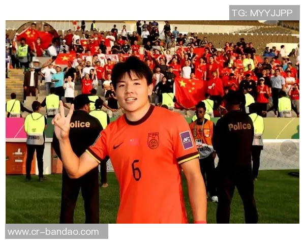 徐彬与女友伦敦眼打卡甜蜜瞬间女友鼓励他专心踢球我会全力支持 徐彬与女友伦敦眼打卡甜蜜瞬间女友鼓励他专心踢球我会全力支持