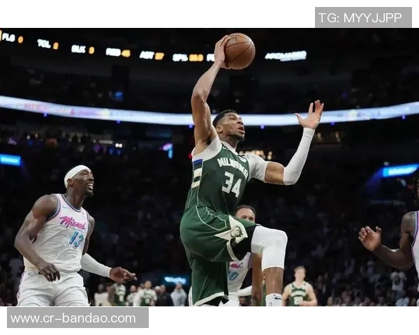 字母哥季前赛首秀表现抢眼轻松拿下13分10板3助助力球队胜利